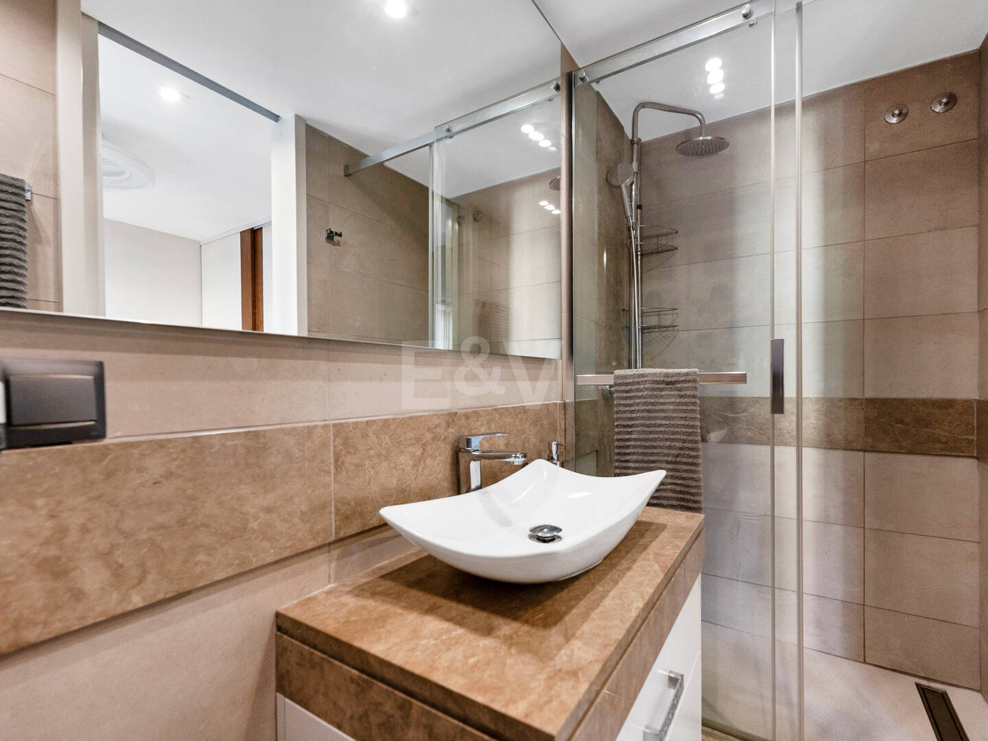 Beachside Przestronny Apartament z Uprzywilejowanym Central Lokalizacja