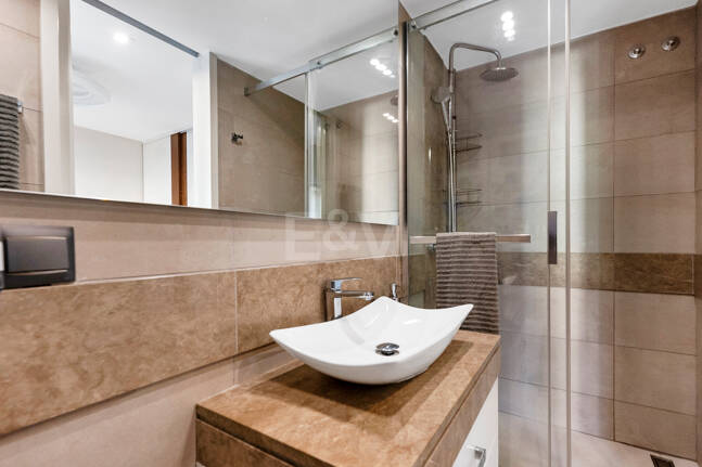 Beachside Przestronny Apartament z Uprzywilejowanym Central Lokalizacja