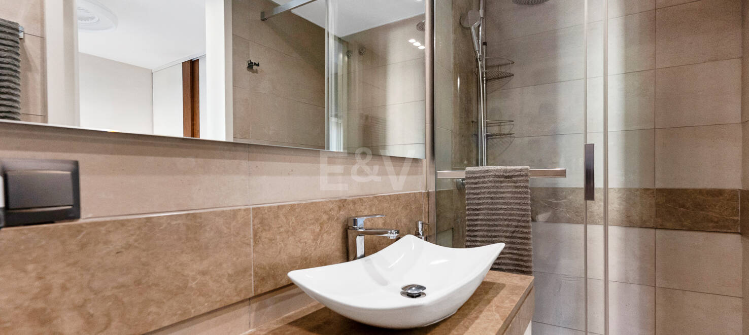 Beachside Spacious Apartment with Privileged Central Location