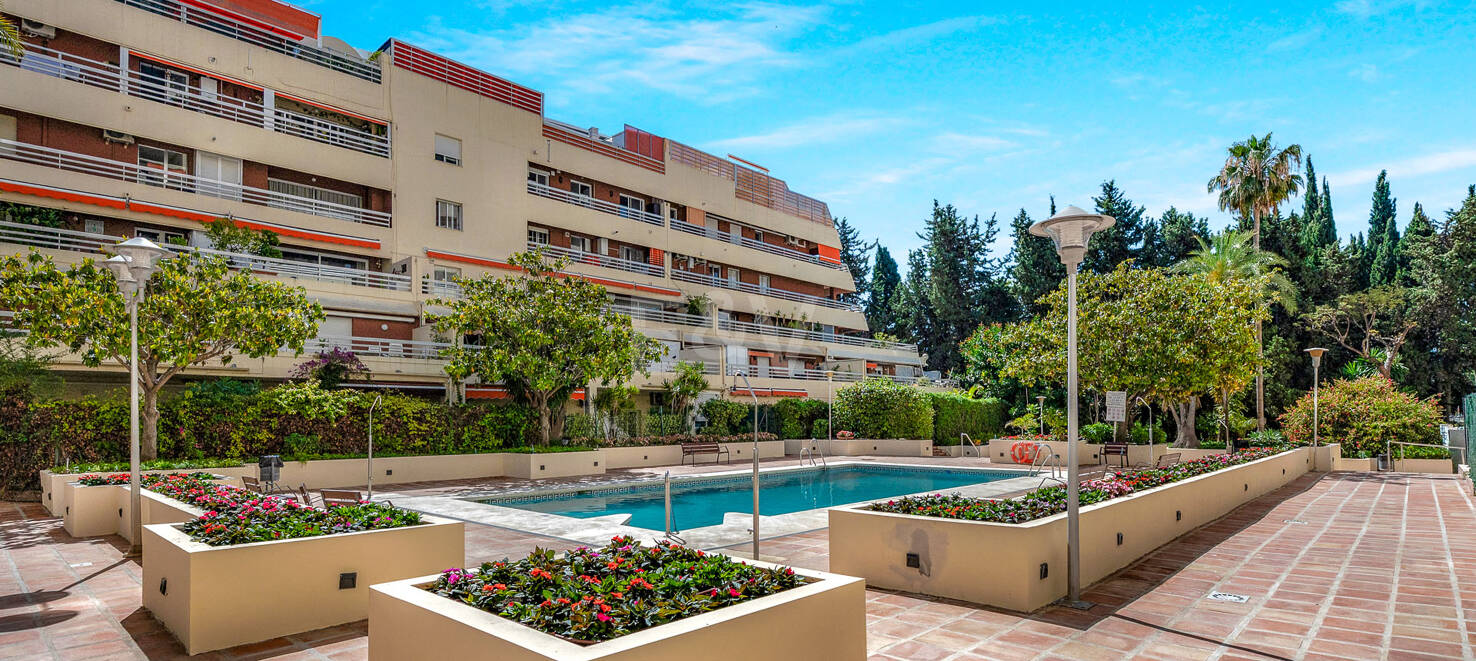 Beachside Spacious Apartment with Privileged Central Location