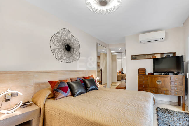 Beachside Przestronny Apartament z Uprzywilejowanym Central Lokalizacja