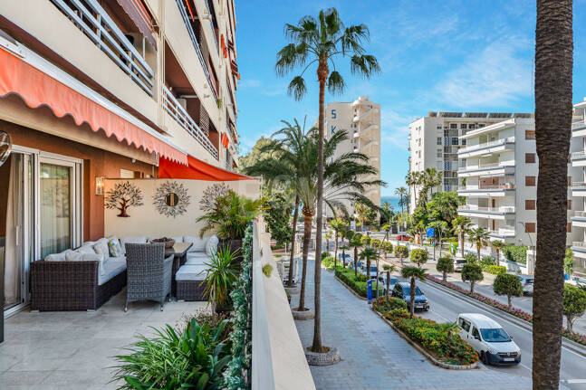 Beachside Przestronny Apartament z Uprzywilejowanym Central Lokalizacja