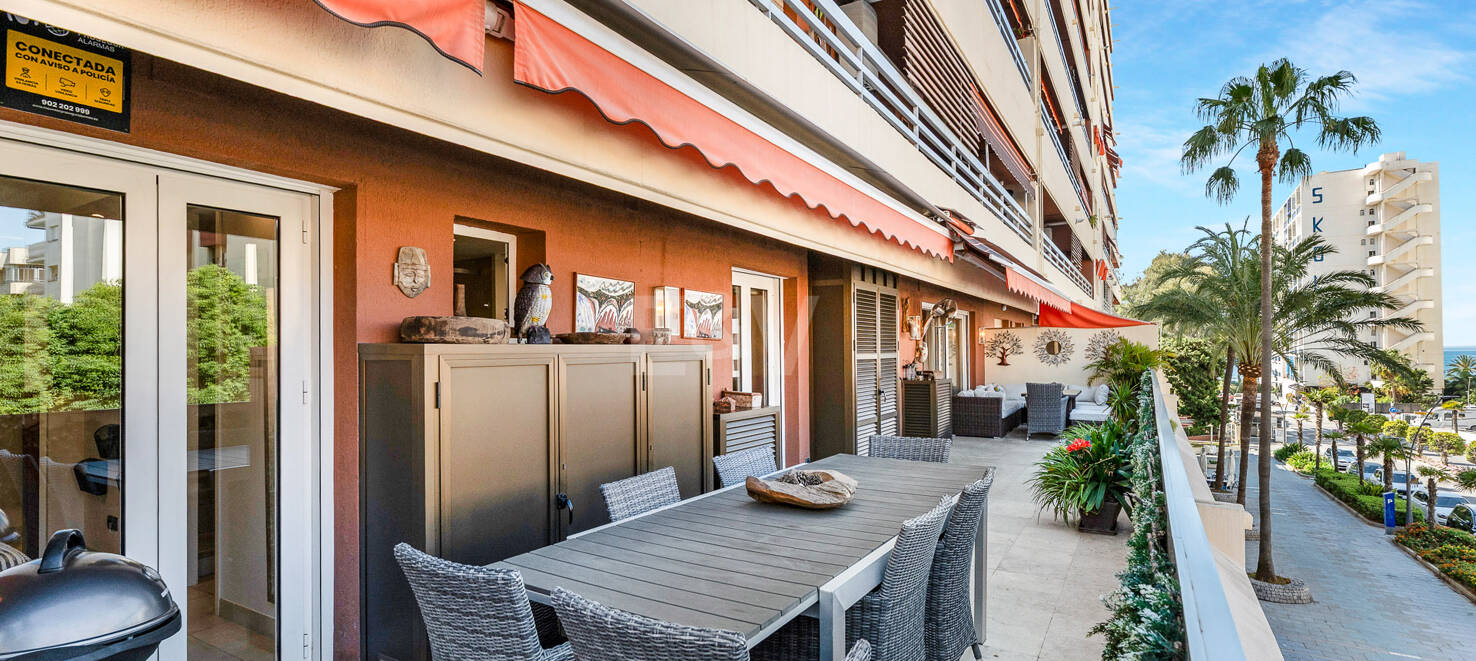 Beachside Spacious Apartment with Privileged Central Location