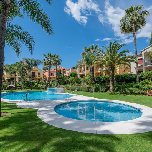 Elegant Semi-Detached Villa i Jardines de las Lomas - Golden Mile Living med panoramautsikt