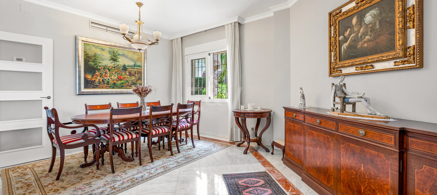 Elegant Semi-Detached Villa i Jardines de las Lomas - Golden Mile Living med panoramautsikt