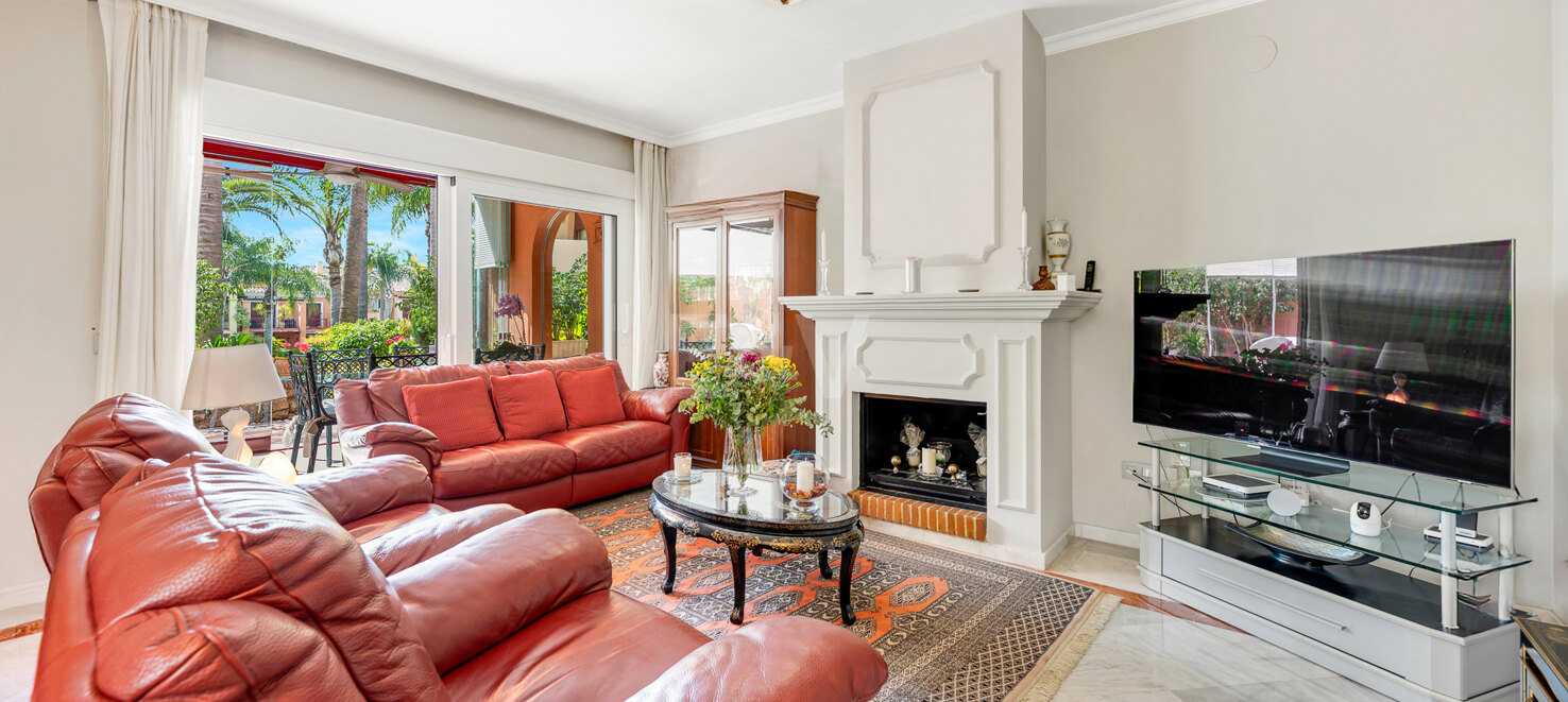 Elegant Semi-Detached Villa i Jardines de las Lomas - Golden Mile Living med panoramautsikt