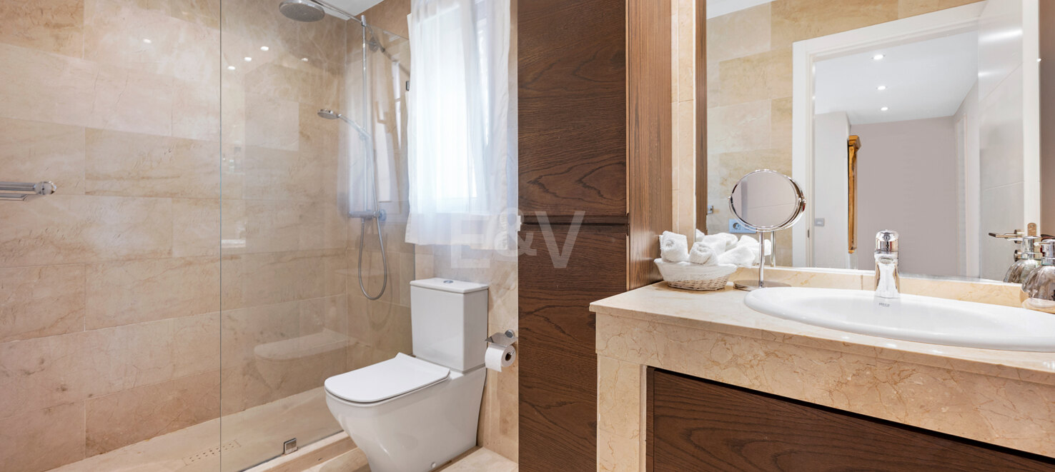 Elegant Semi-Detached Villa i Jardines de las Lomas - Golden Mile Living med panoramautsikt