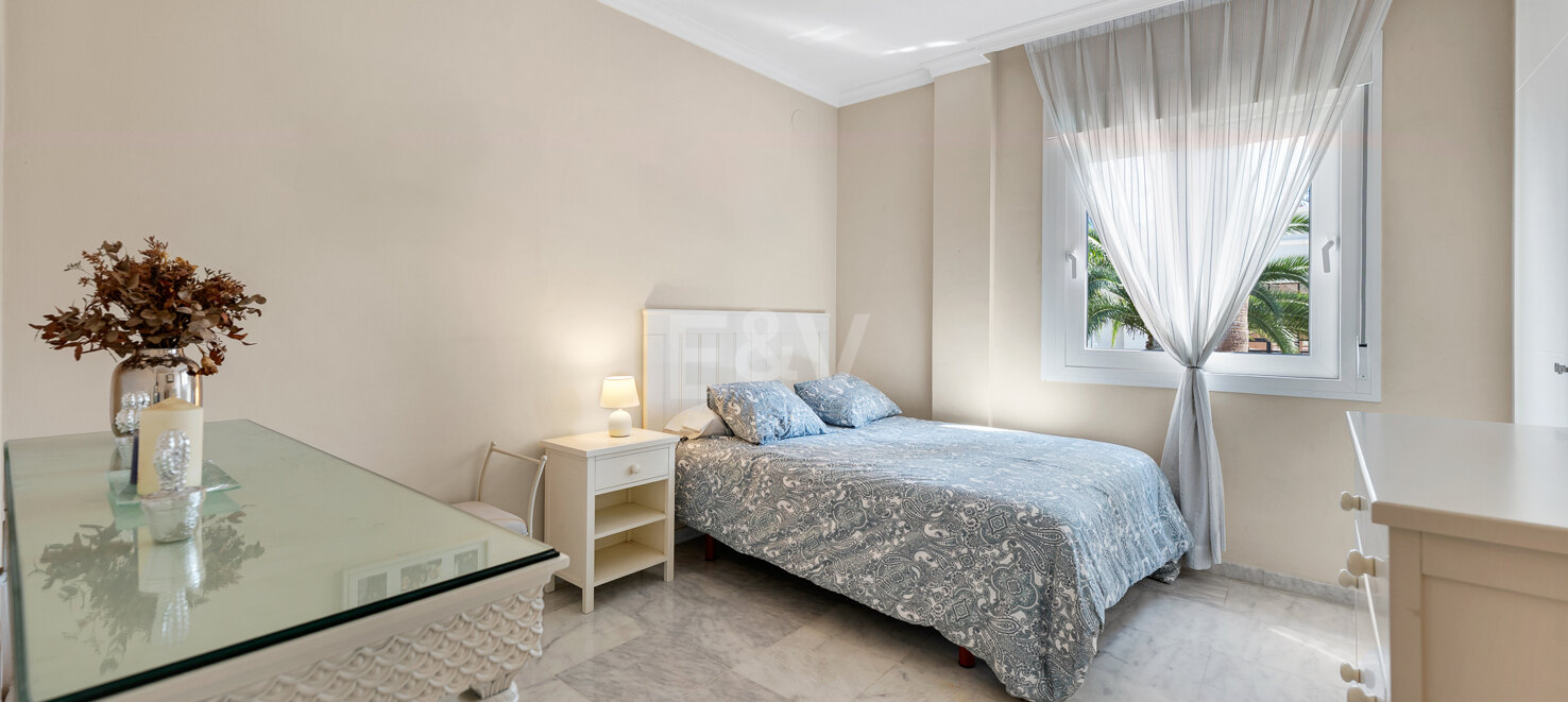 Elegant Semi-Detached Villa i Jardines de las Lomas - Golden Mile Living med panoramautsikt