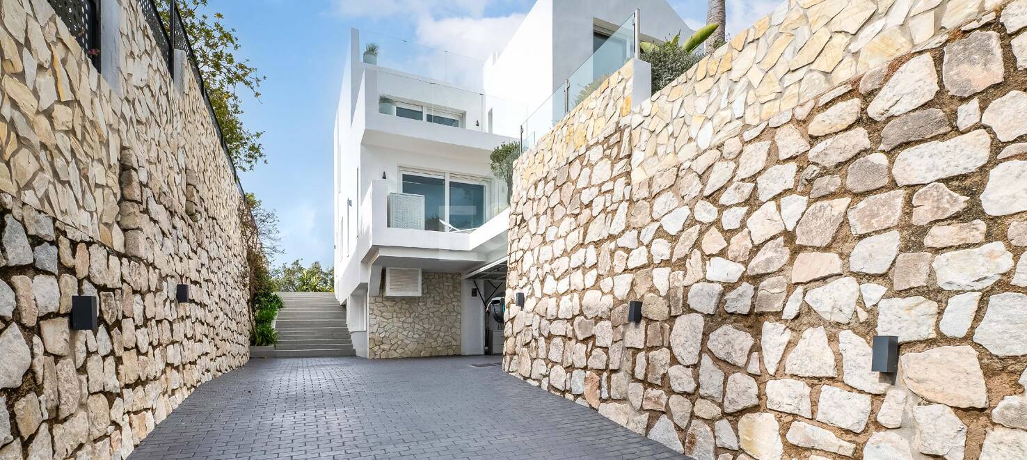 Modern Eco Villa with Panoramic Sea & Mountain View