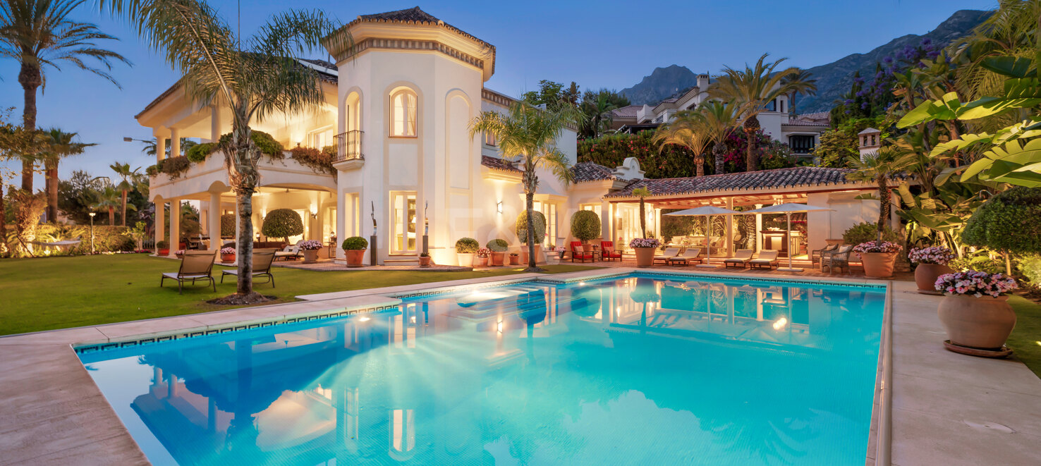 Elegant Classic Villa with Panoramic Sea Views in Sierra Blanca