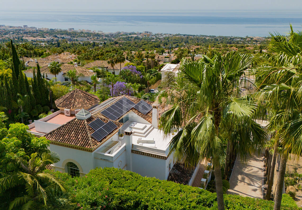 Élégante Villa classique avec vue panoramique sur la mer en Sierra Blanca