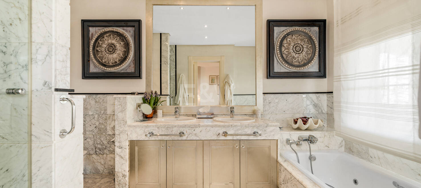 Elegant Classic Villa med panoramautsikt över havet i Sierra Blanca