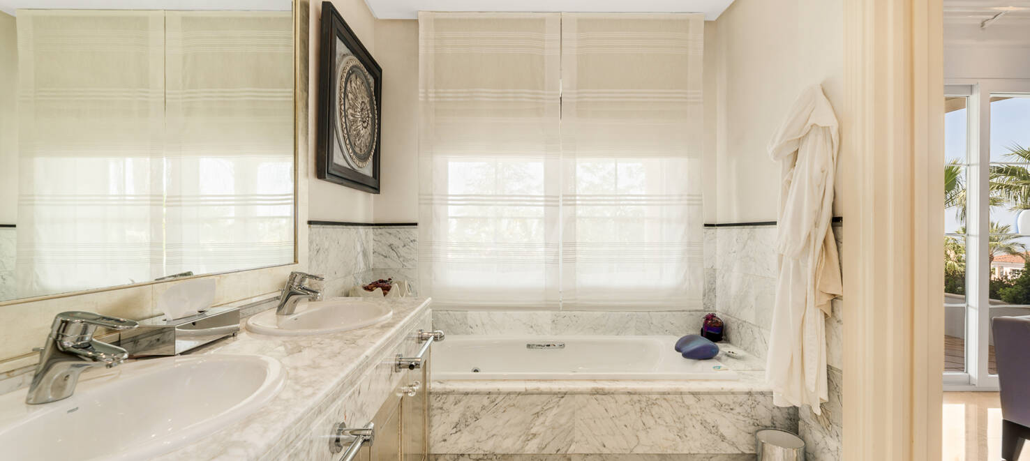 Elegant Classic Villa med panoramautsikt över havet i Sierra Blanca