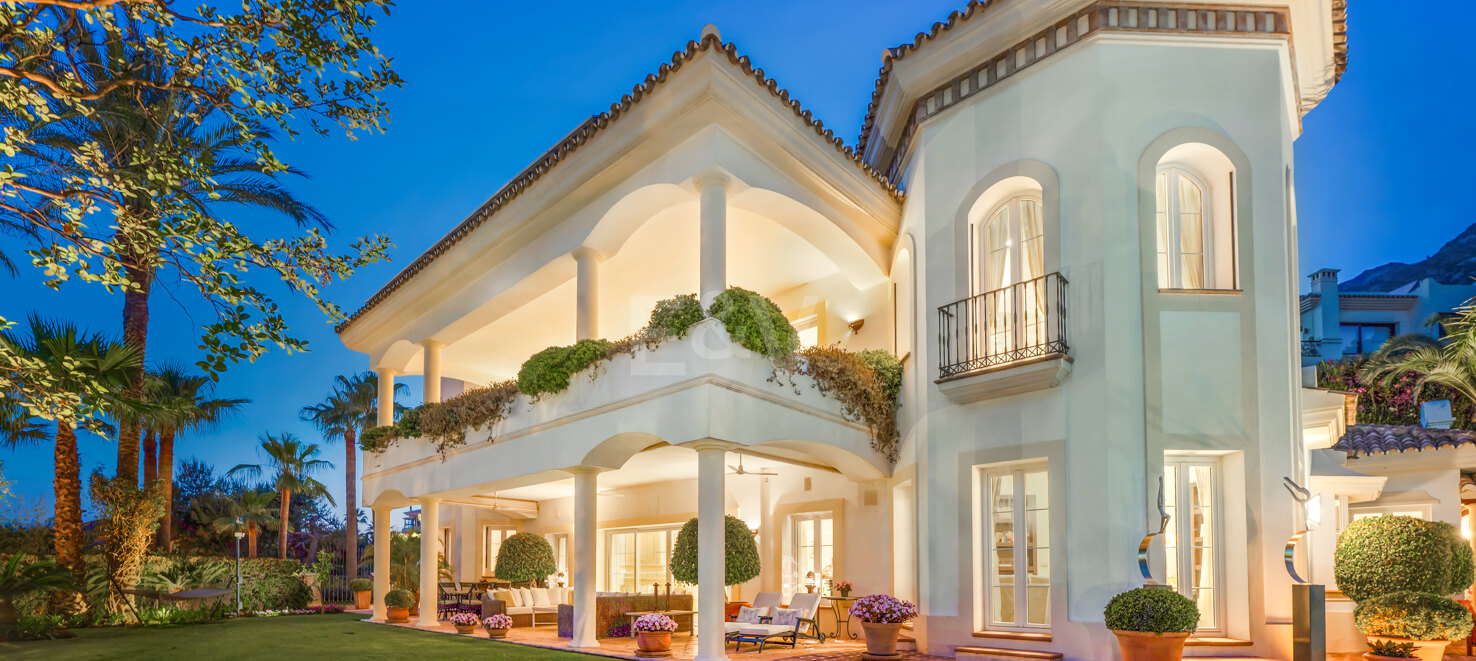 Elegant Classic Villa with Panoramic Sea Views in Sierra Blanca