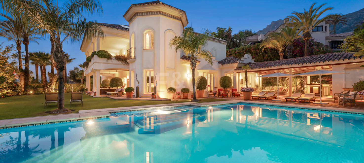 Elegant Classic Villa med panoramautsikt över havet i Sierra Blanca