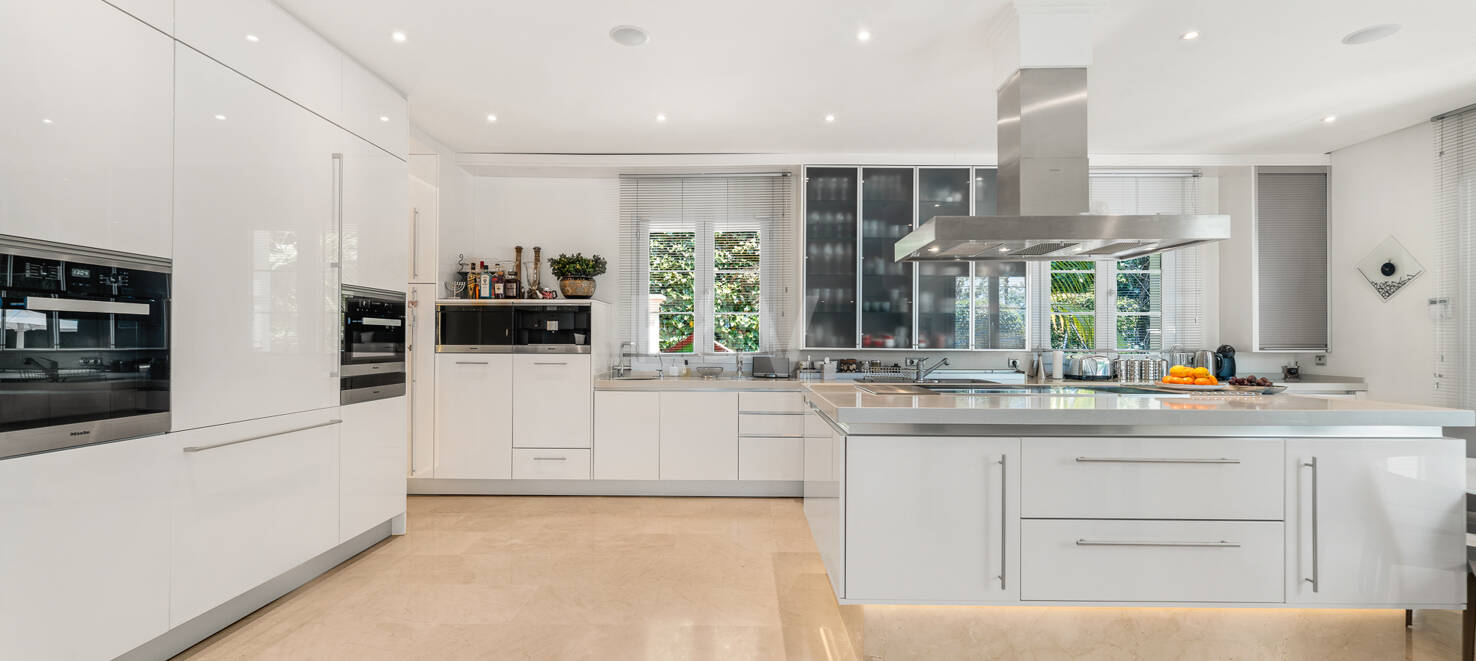 Elegant Classic Villa med panoramautsikt över havet i Sierra Blanca