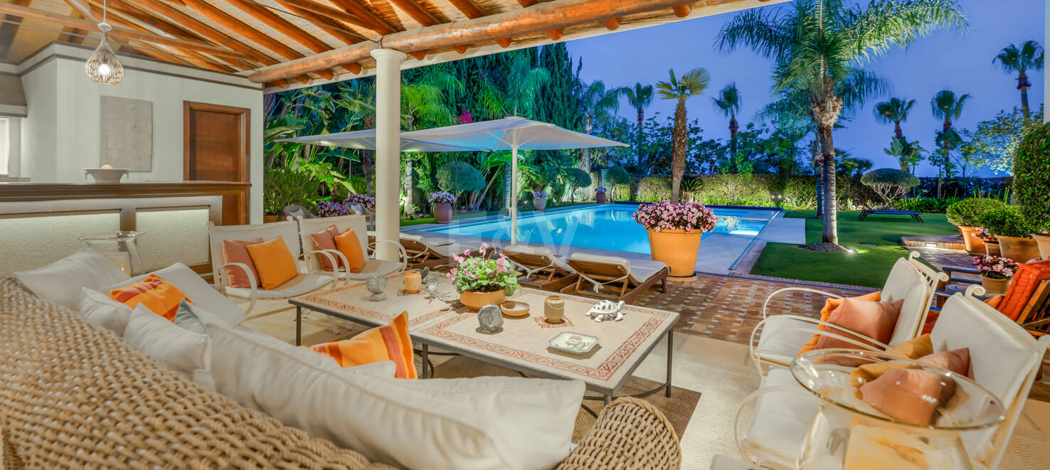 Elegant Classic Villa med panoramautsikt över havet i Sierra Blanca