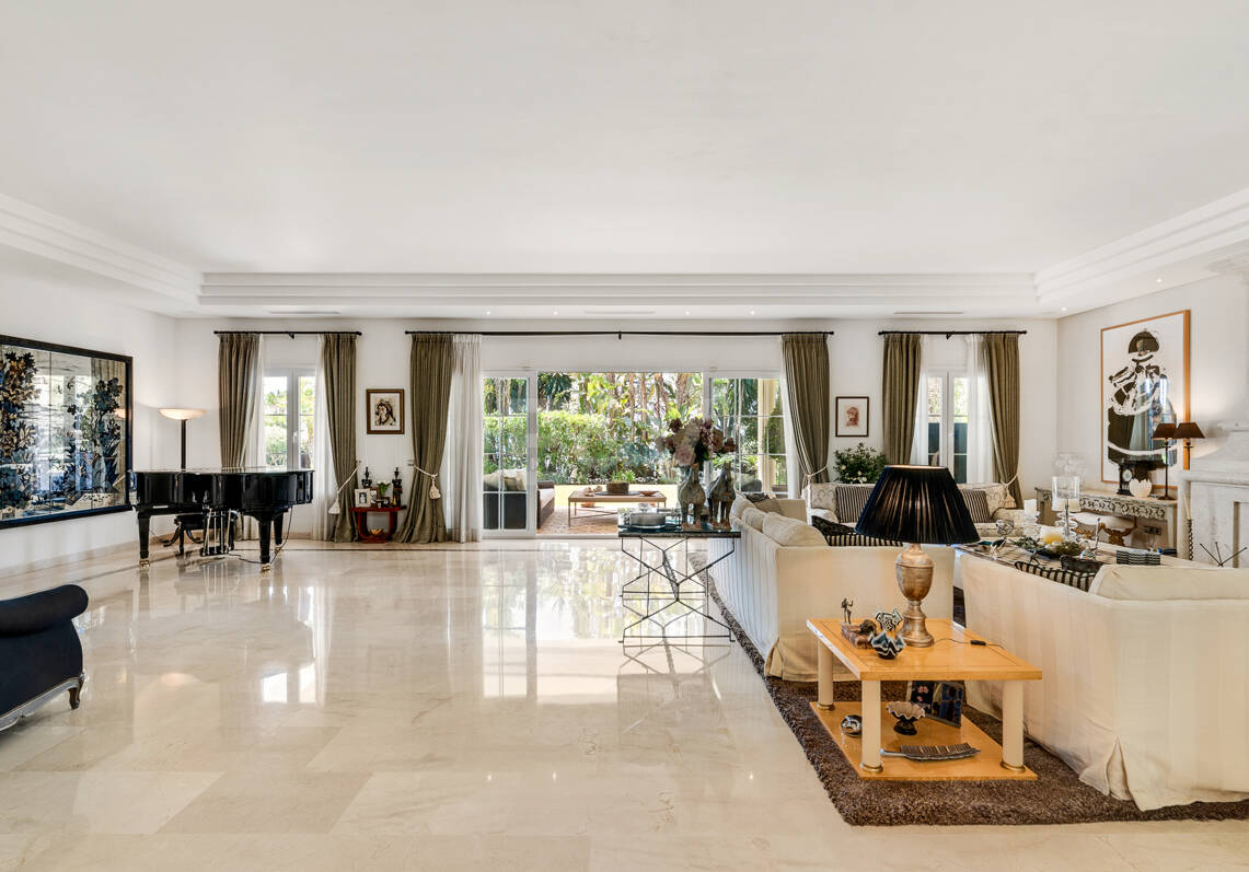 Élégante Villa classique avec vue panoramique sur la mer en Sierra Blanca
