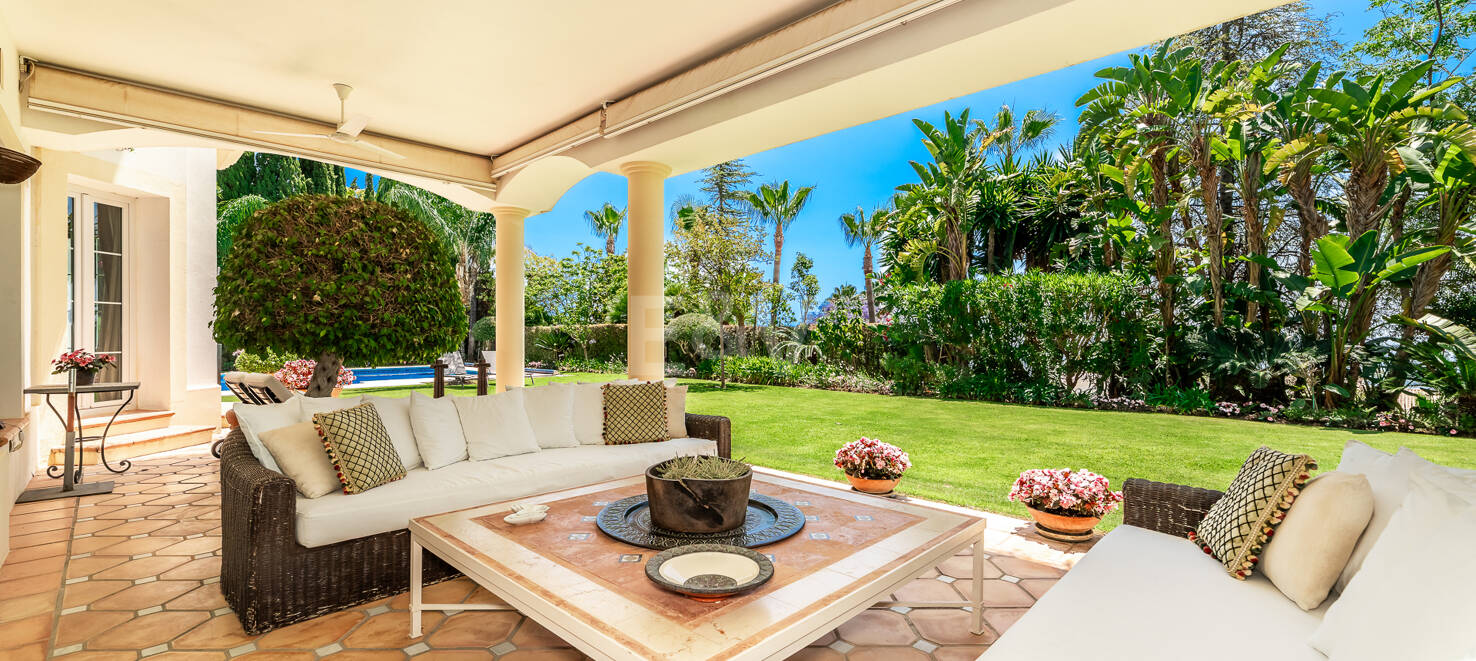 Elegant Classic Villa med panoramautsikt över havet i Sierra Blanca