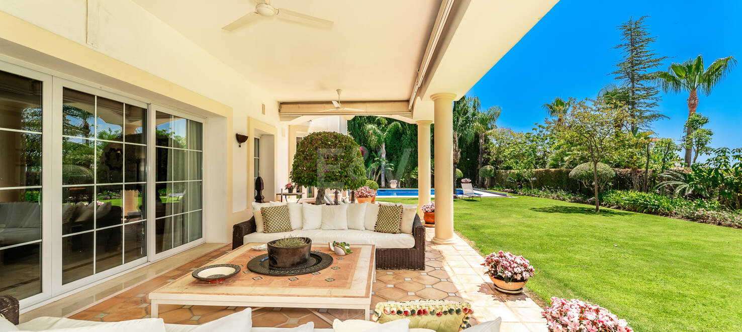 Elegant Classic Villa med panoramautsikt över havet i Sierra Blanca