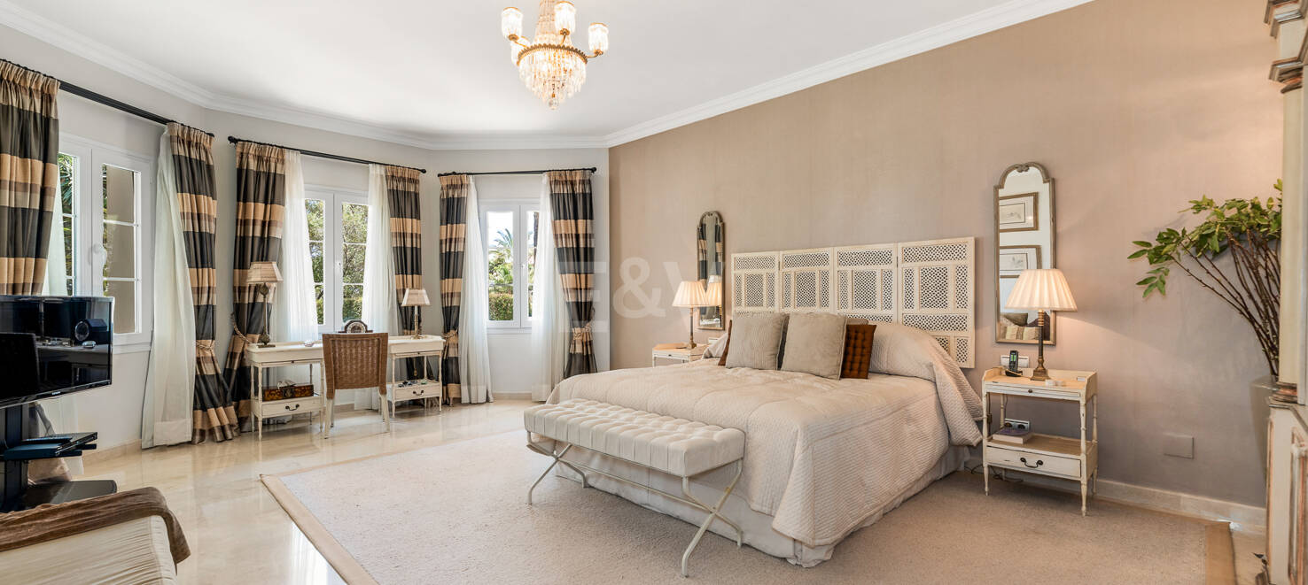 Elegant Classic Villa med panoramautsikt över havet i Sierra Blanca