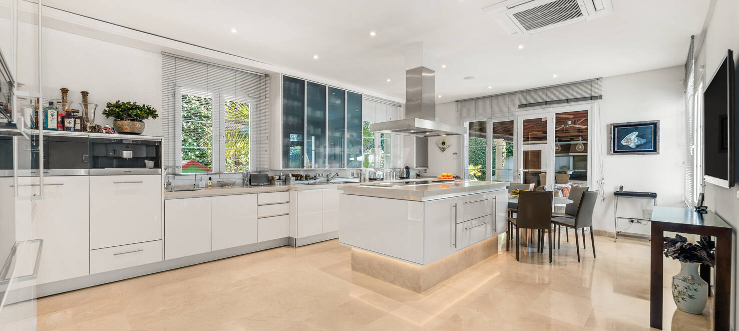 Elegant Classic Villa med panoramautsikt över havet i Sierra Blanca