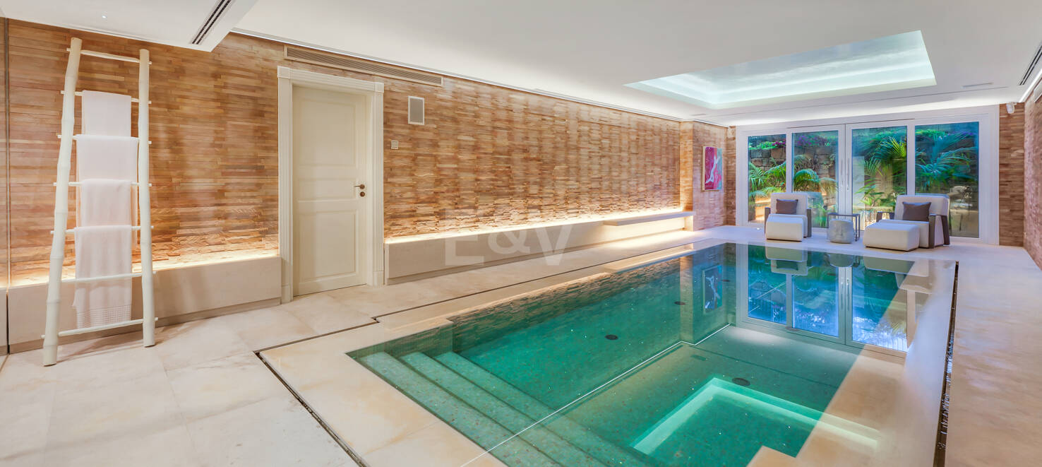 Elegant Classic Villa med panoramautsikt över havet i Sierra Blanca