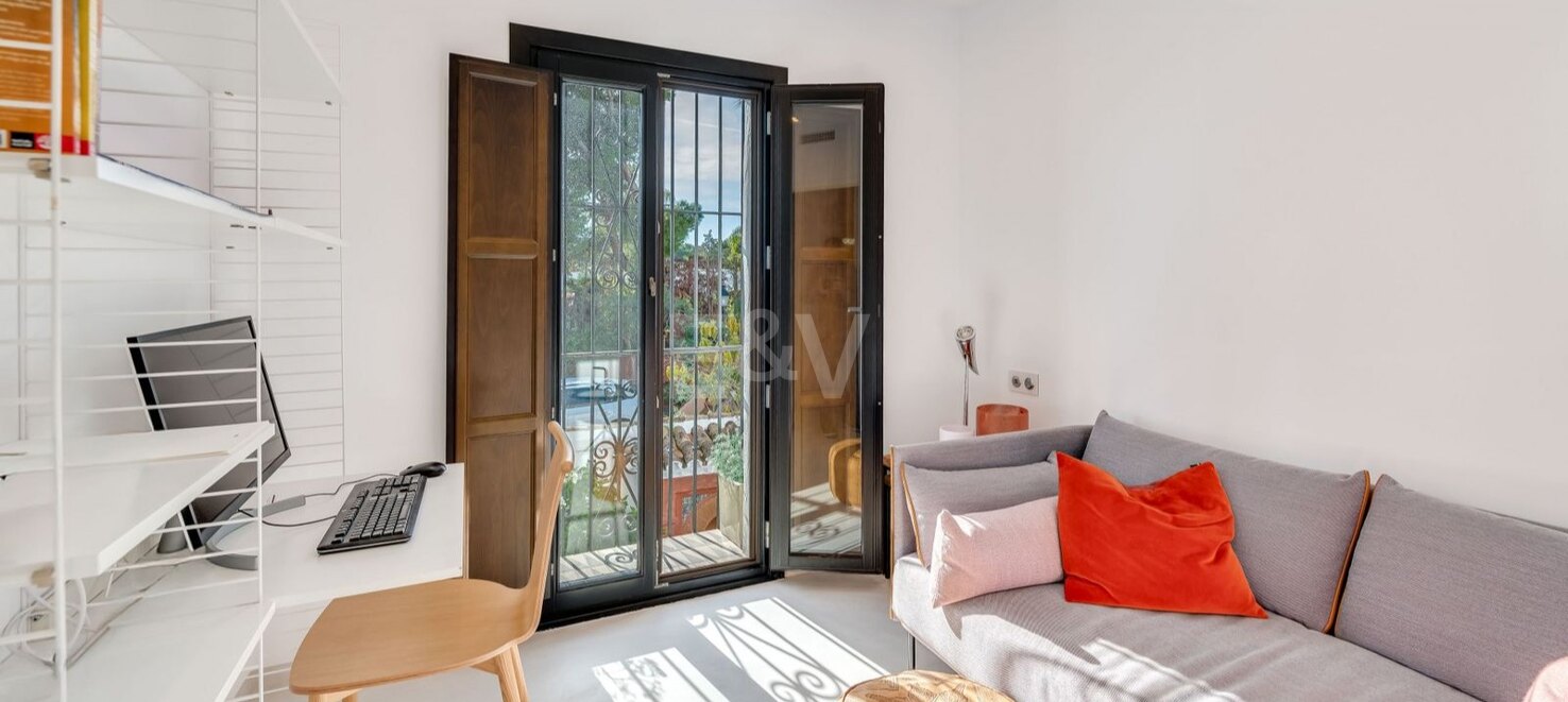 Modernisiertes Stadthaus in Lomas Pueblo mit privater Terrasse