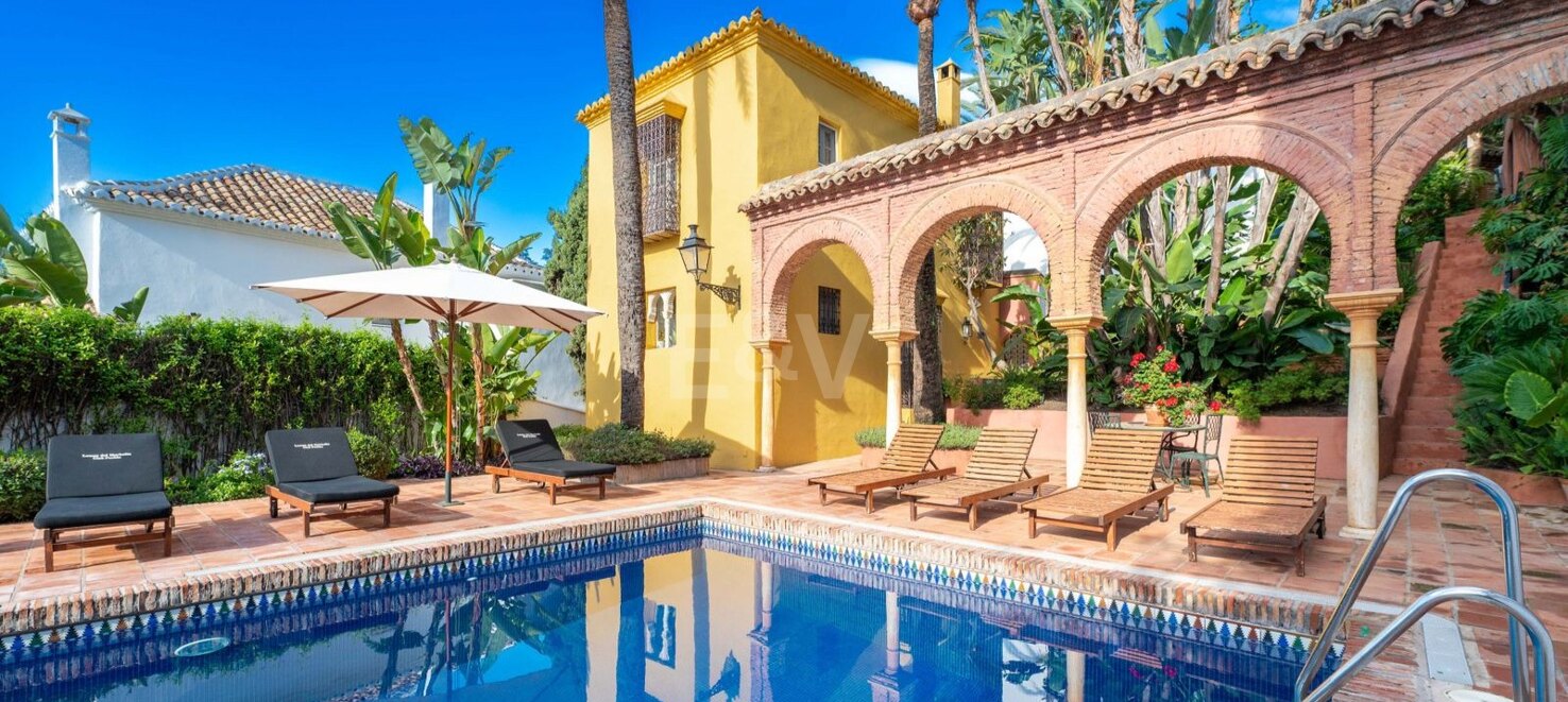 Modernisiertes Stadthaus in Lomas Pueblo mit privater Terrasse