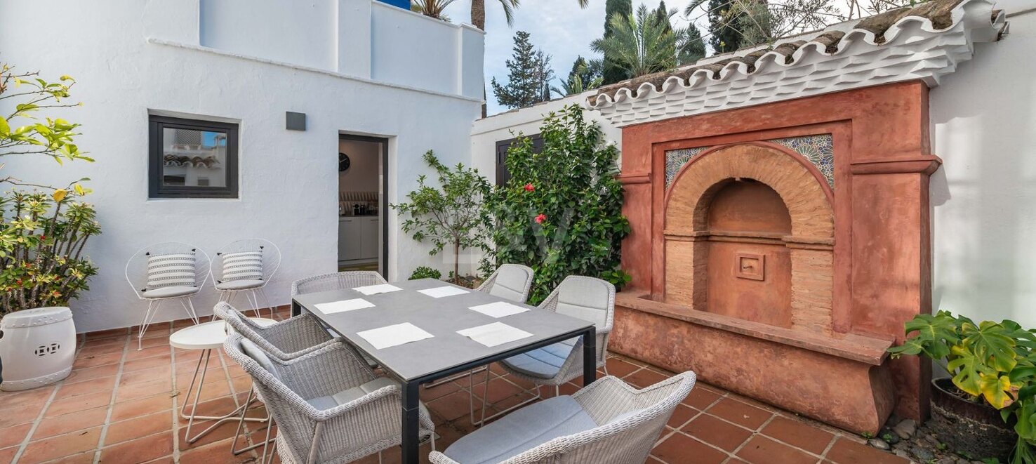 Modernisiertes Stadthaus in Lomas Pueblo mit privater Terrasse