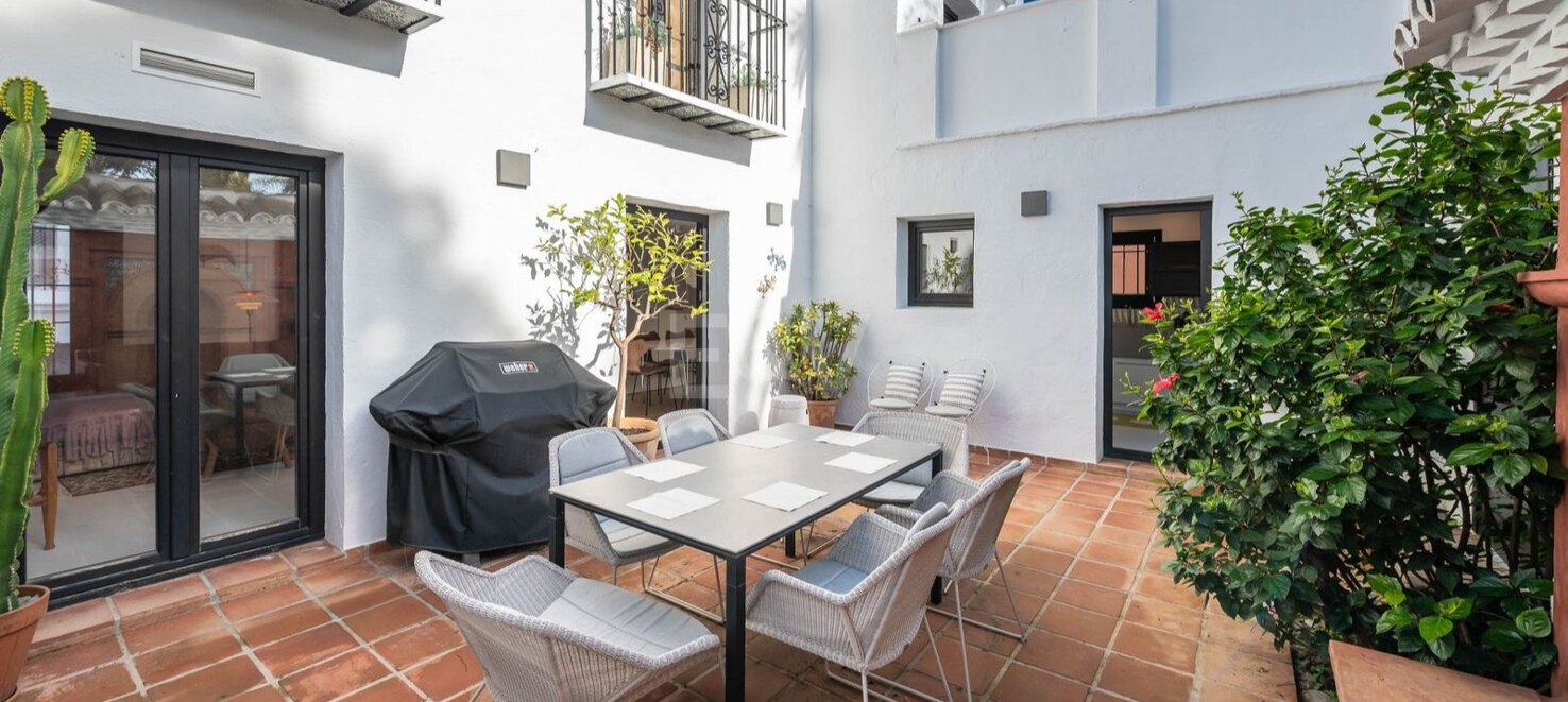 Modernisiertes Stadthaus in Lomas Pueblo mit privater Terrasse