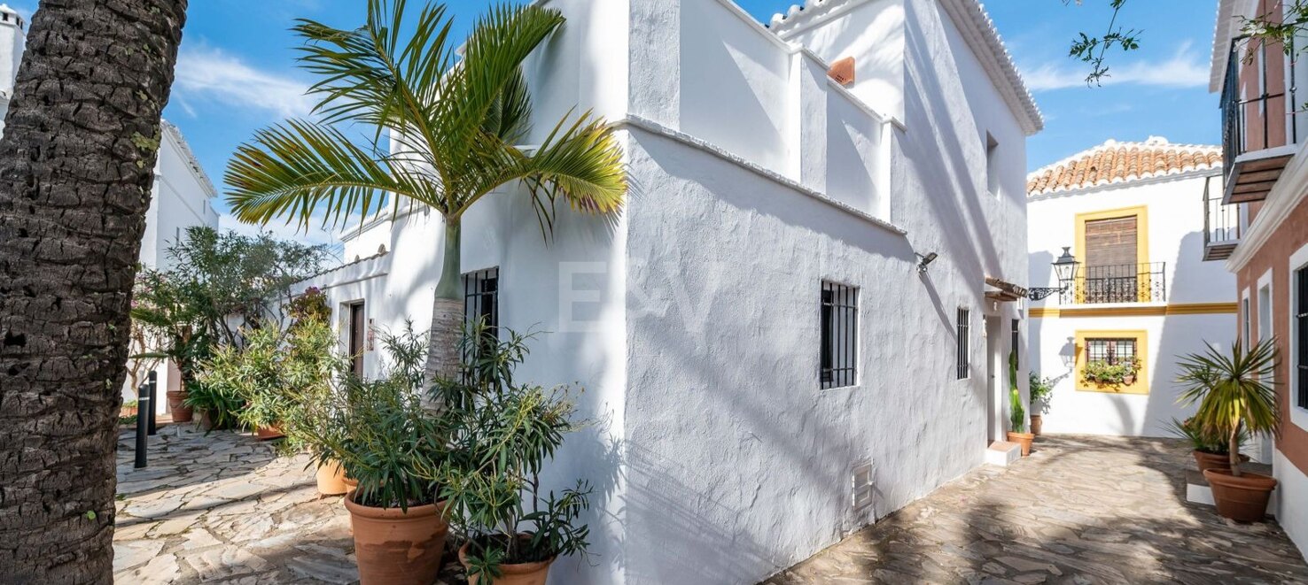 Modernisiertes Stadthaus in Lomas Pueblo mit privater Terrasse