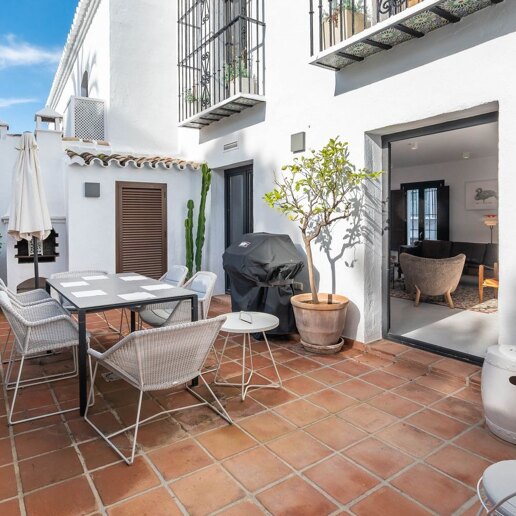 Modernisiertes Stadthaus in Lomas Pueblo mit privater Terrasse
