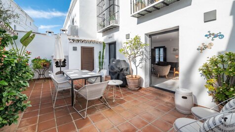 Modernised Townhouse with Private Patio in Lomas Pueblo
