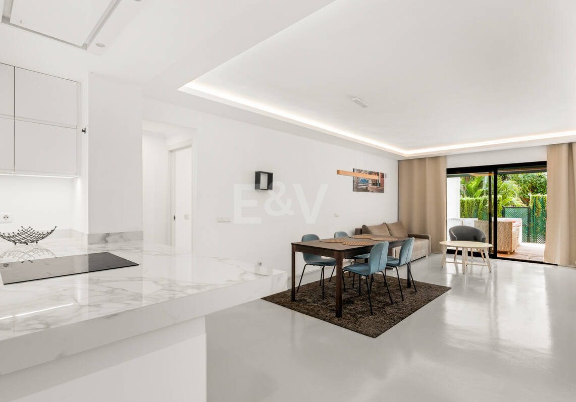 Uroczy ogród Apartament z bezpośrednim dostępem do basenu w Gated Wspólnoty
