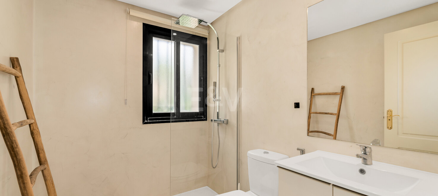 Charmantes Apartment mit sonniger Terrasse und direktem Poolzugang