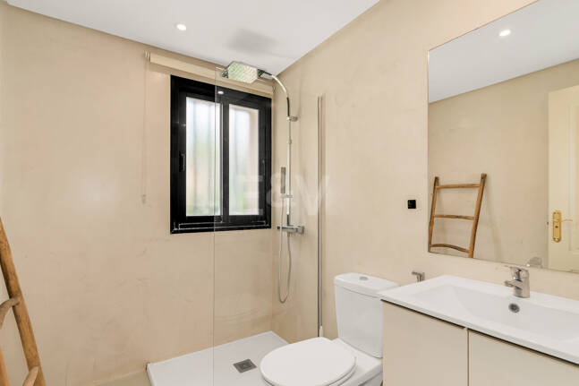 Charming Garden Apartment with Direct Pool Access in Gated Community