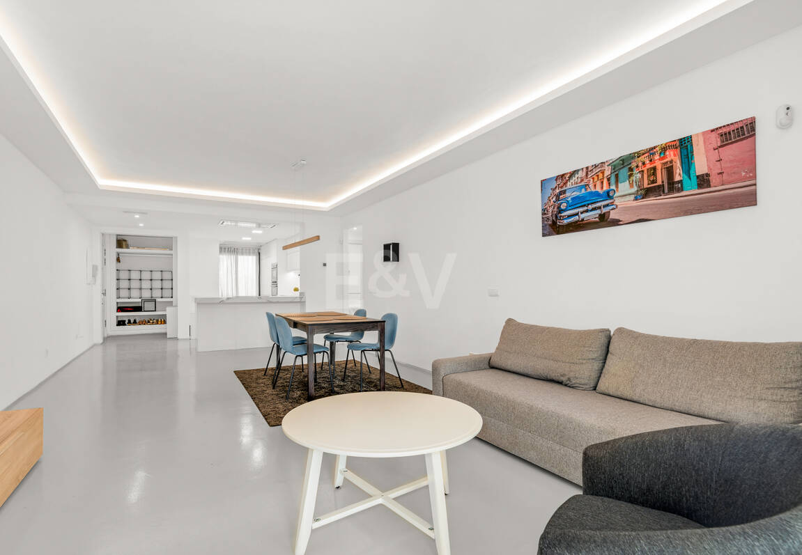 Charming Garden Apartment with Direct Pool Access in Gated Community