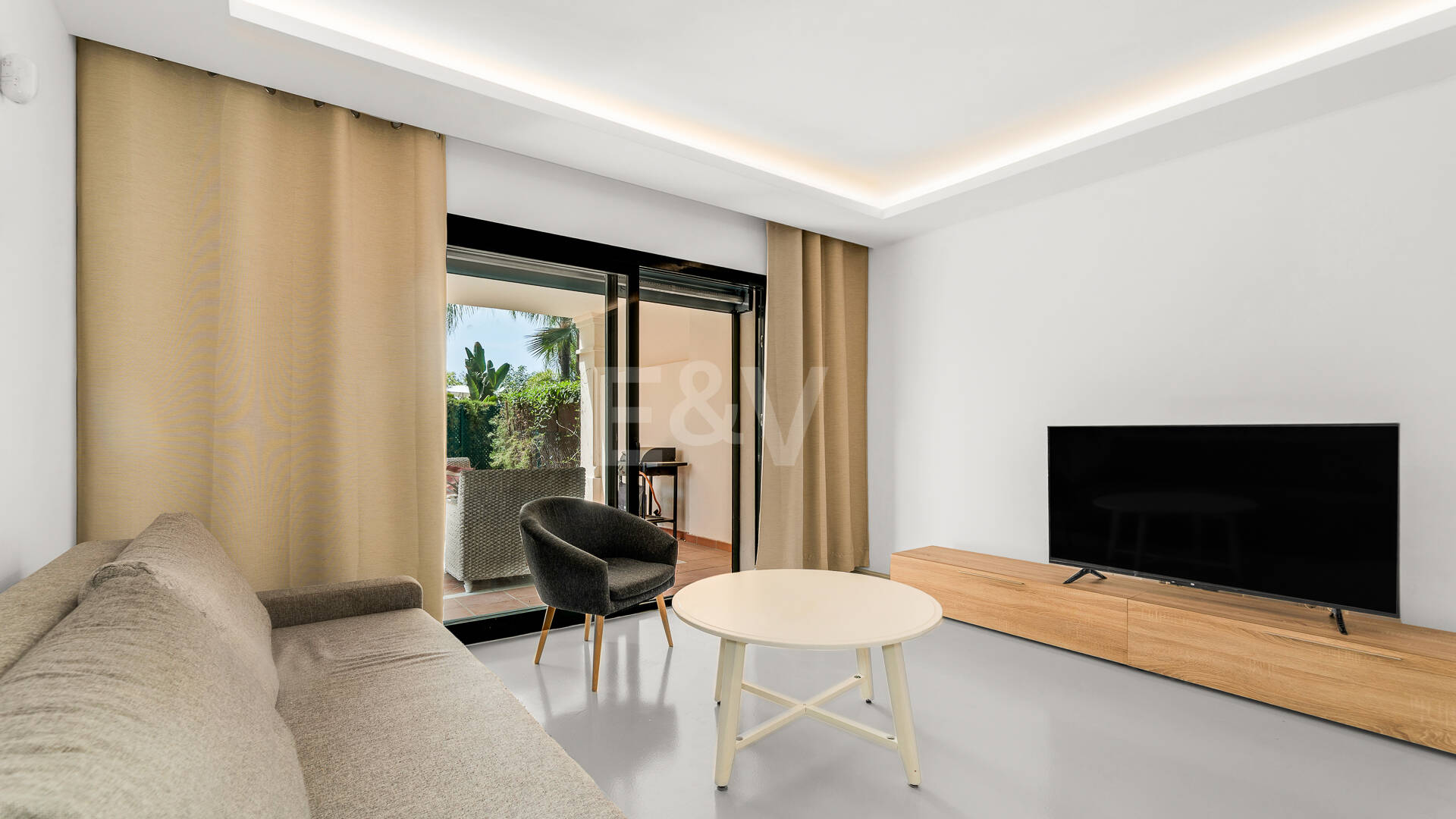 Charming Garden Apartment with Direct Pool Access in Gated Community