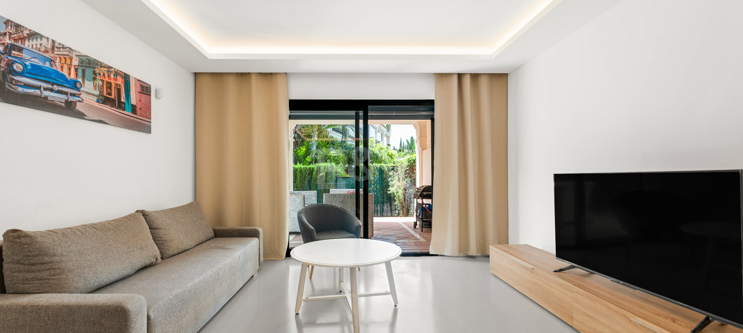 Charmantes Apartment mit sonniger Terrasse und direktem Poolzugang