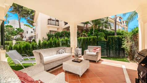 Apartamento con acceso directo a la piscina