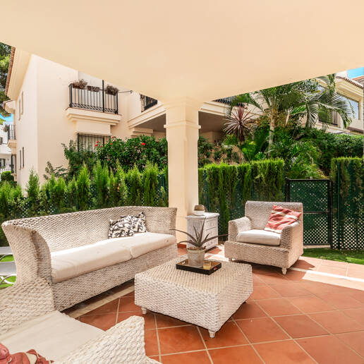 Charming Garden Apartment with Direct Pool Access in Gated Community