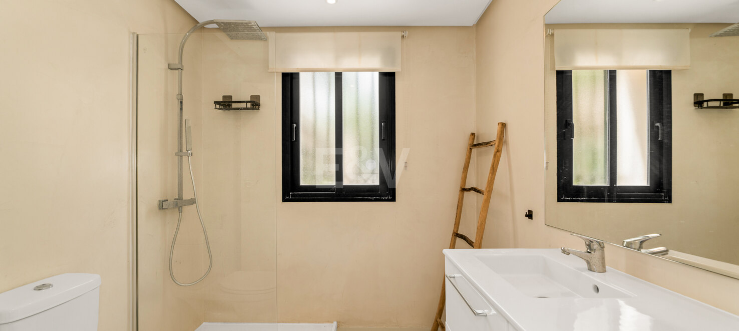 Charming Garden Apartment with Direct Pool Access in Gated Community