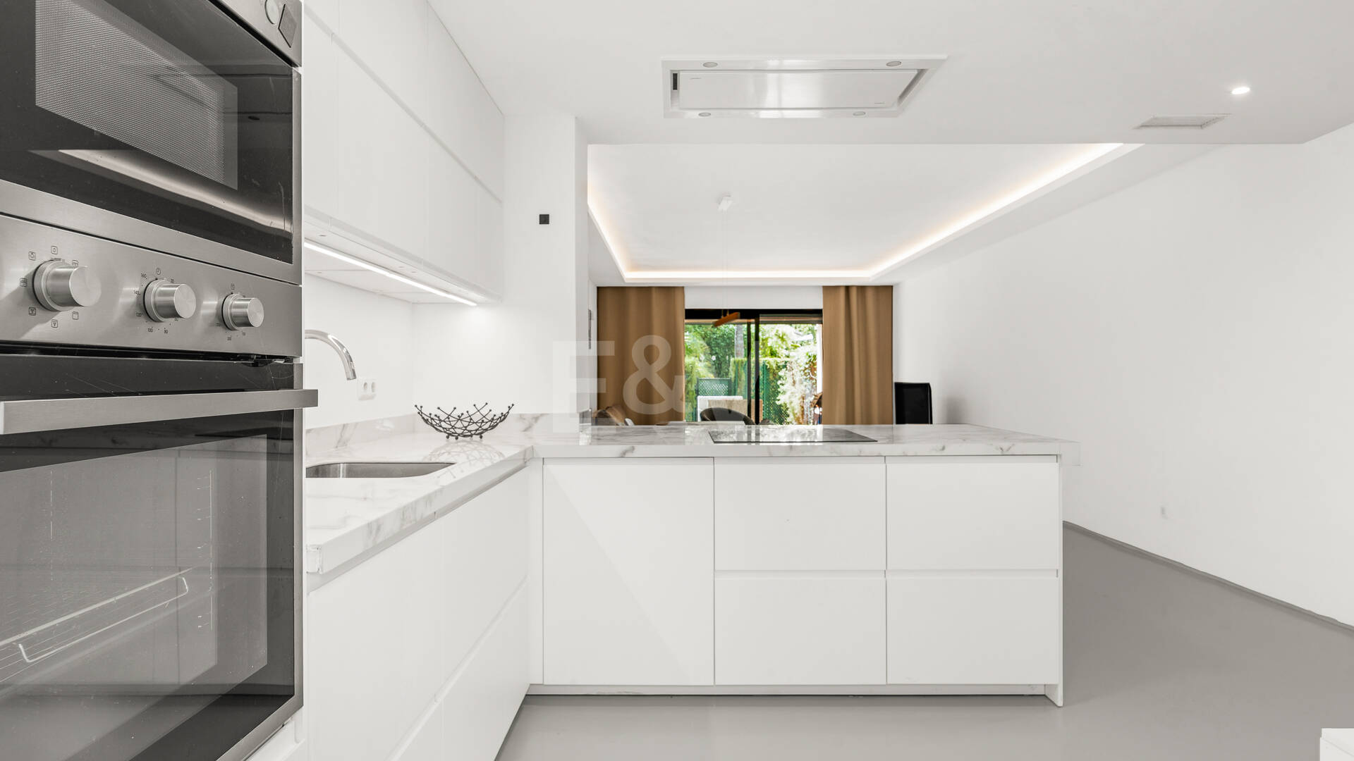 Charming Garden Apartment with Direct Pool Access in Gated Community