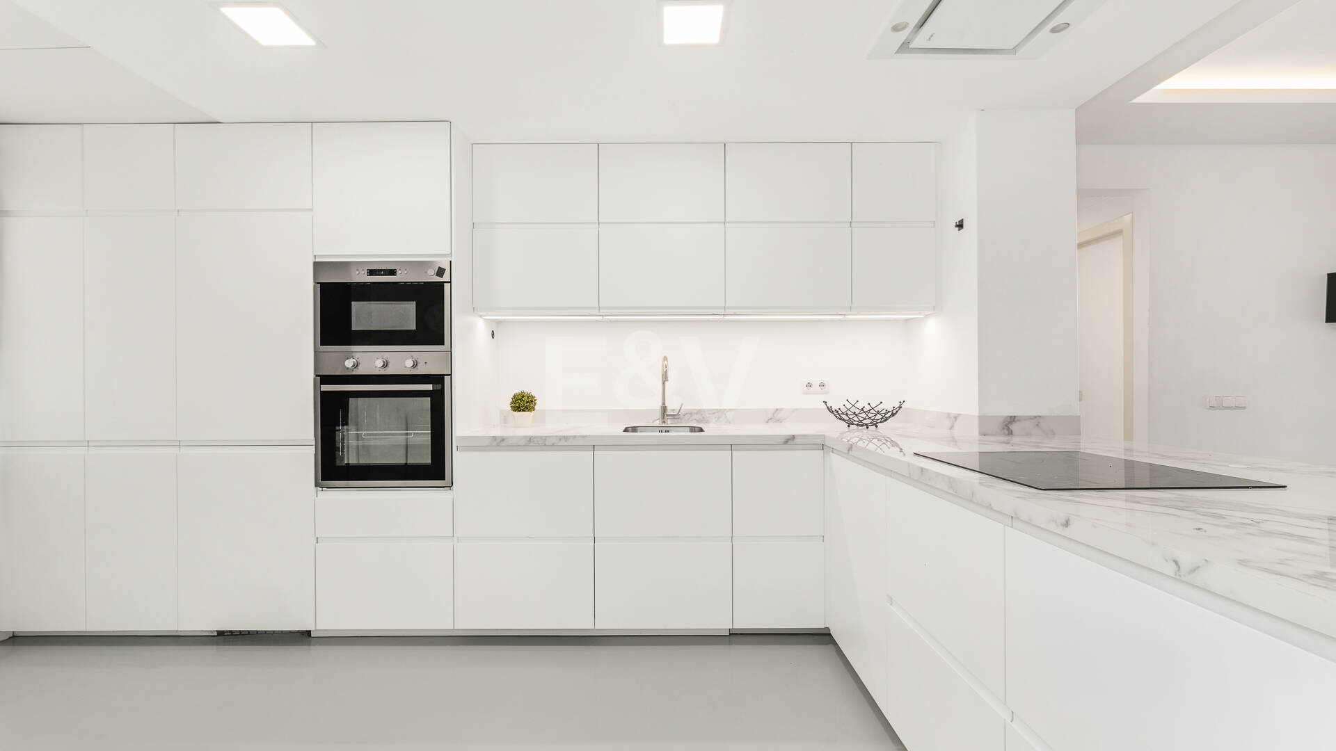 Charming Garden Apartment with Direct Pool Access in Gated Community