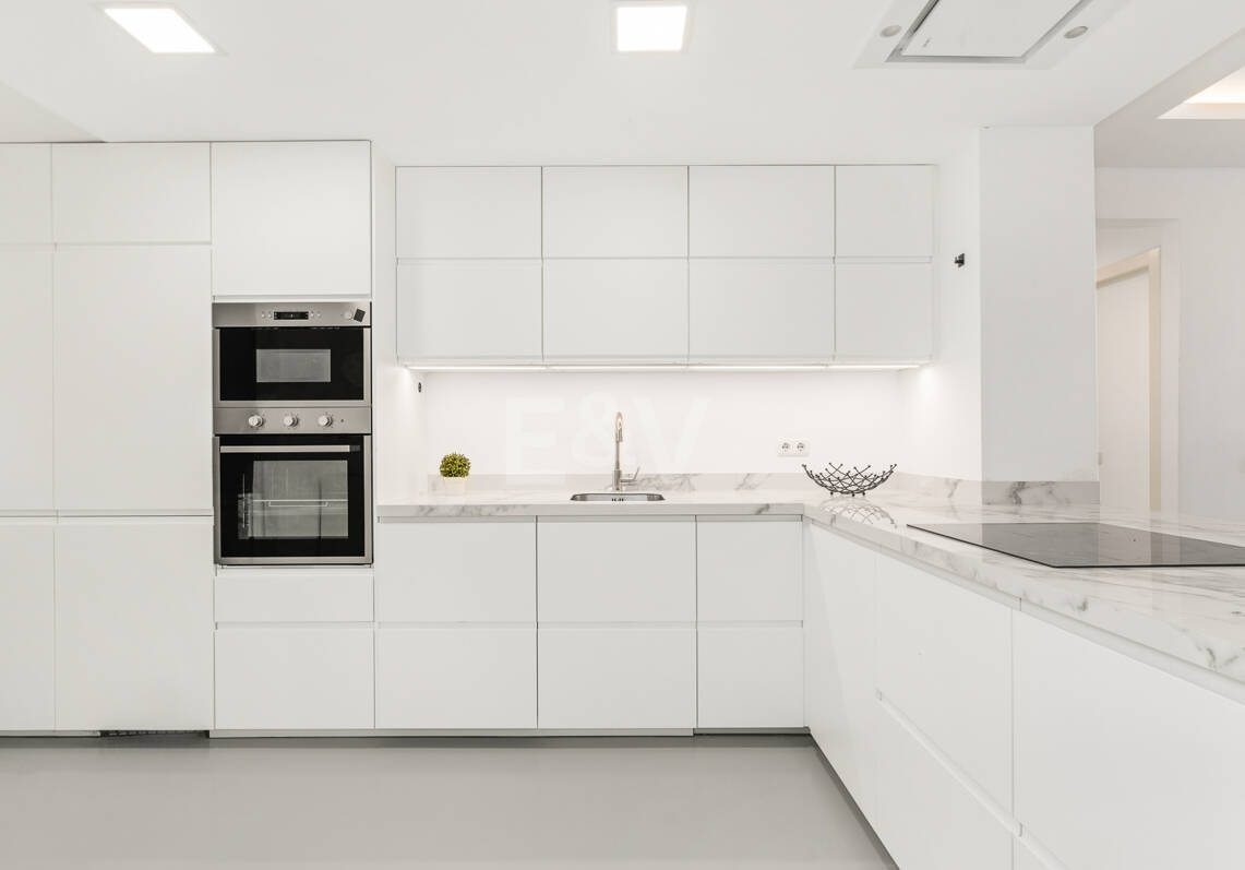 Uroczy ogród Apartament z bezpośrednim dostępem do basenu w Gated Wspólnoty