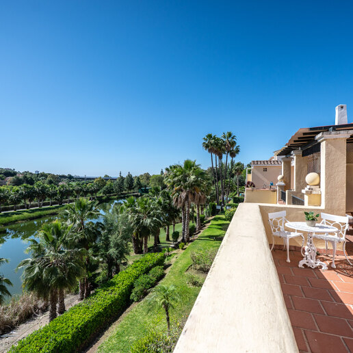 2-Bedroom Apartment with Golf Views in La Quinta