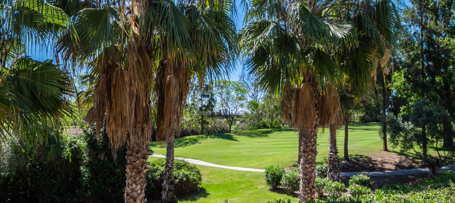 2-Bedroom Apartment with Golf Views in La Quinta