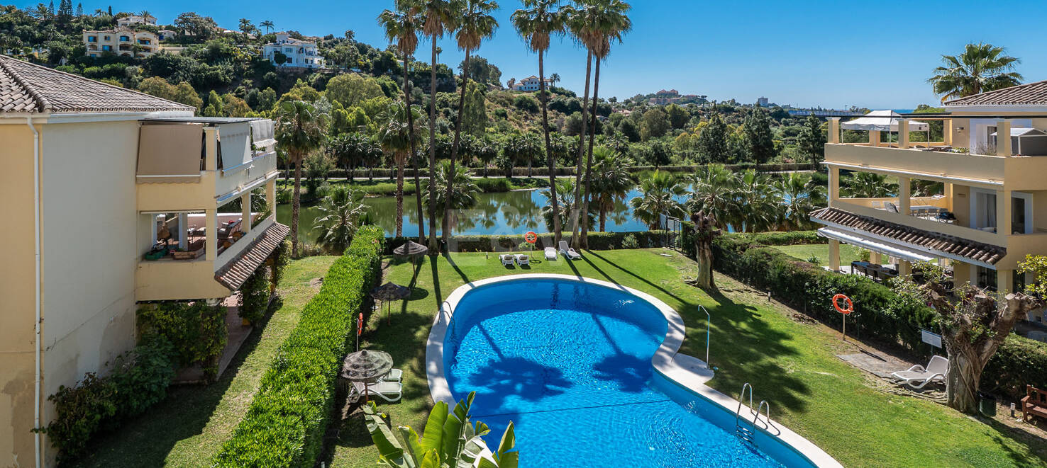 2-Bedroom Apartment with Golf Views in La Quinta