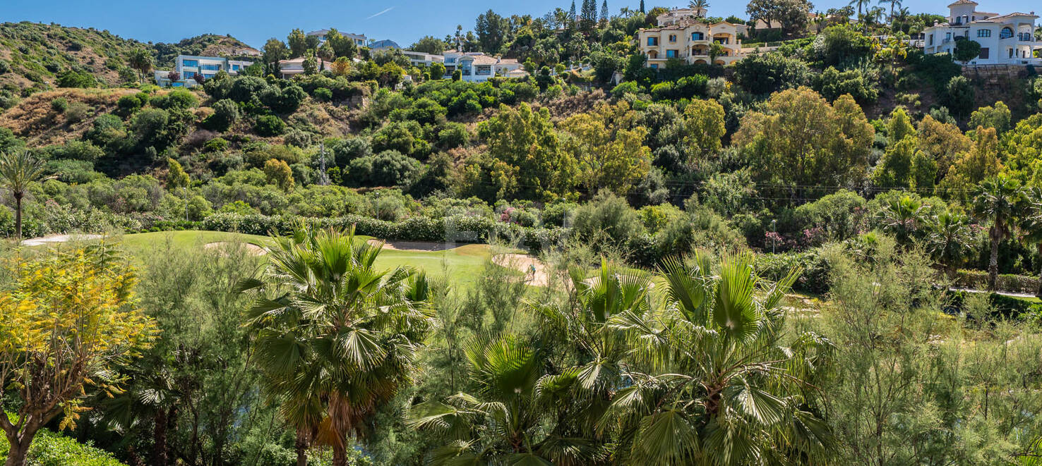 2-Bedroom Apartment with Golf Views in La Quinta